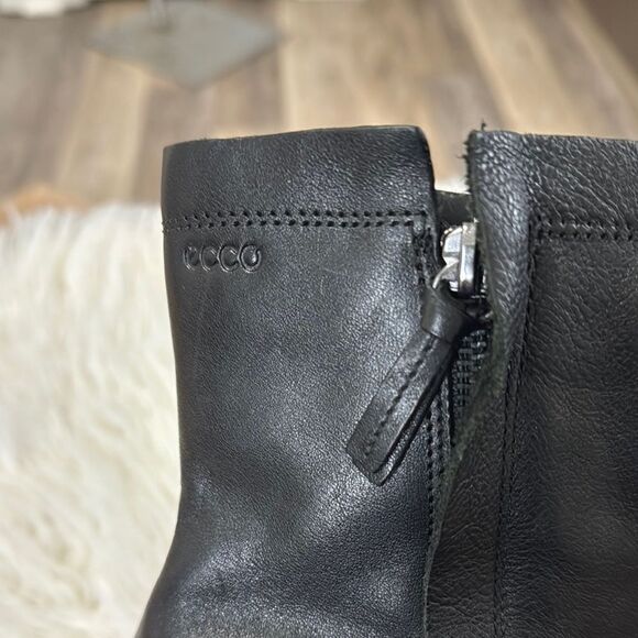 Ecco Women's Black Leather Ankle Boots Size 41 - Picture 4 of 11